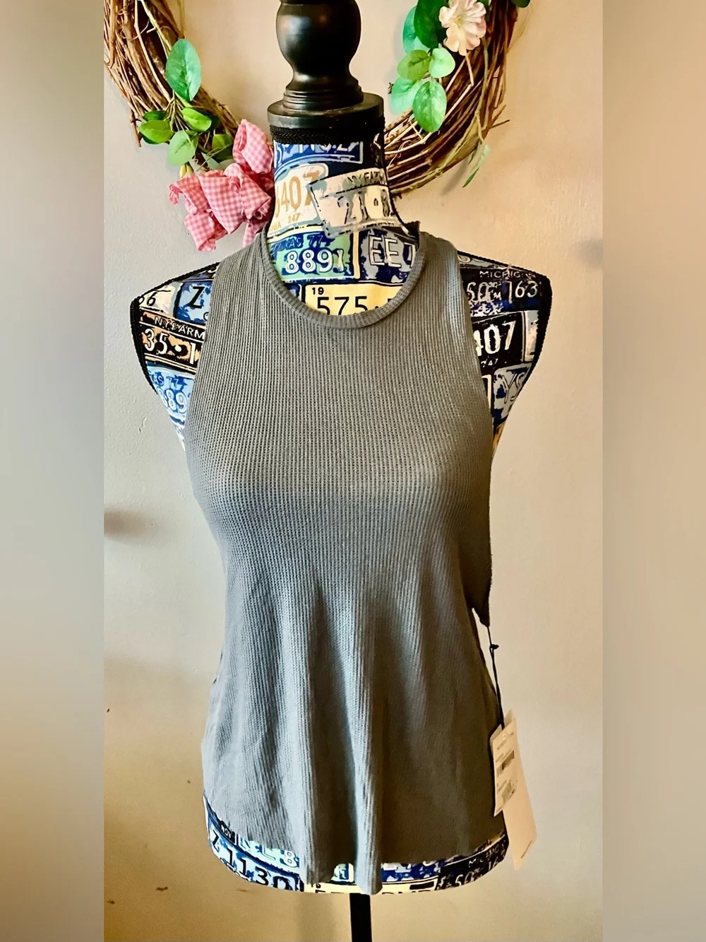 NWT ALO Yoga Concrete Ribbed High-Neck Tank